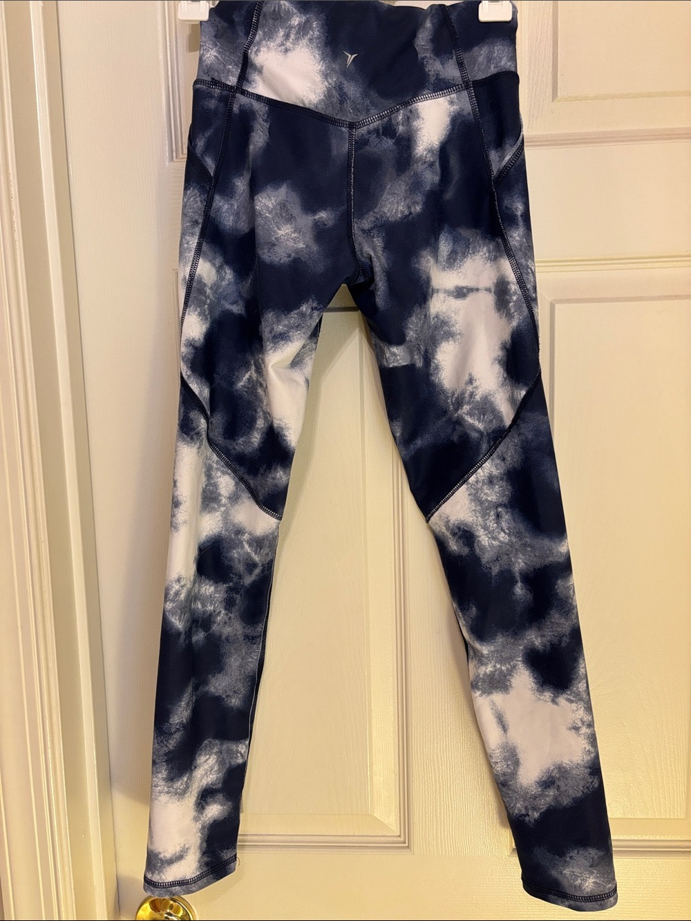 Old Navy Powersoft Navy and White Tie-Dye Leggings - Picture 3 of 3